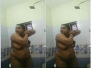 Desi Big Boob Bhabhi Bathing