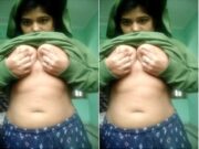 Horny Desi Girl Play With her Big Boobs