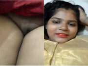 hot Desi Bhabhi Shows Pussy
