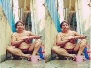 Sexy Bhabhi bathing