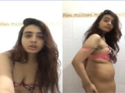 Sexy Desi girl Shows her Nude Body