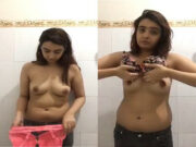 Sexy Desi girl Shows her Nude Body 2