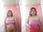 Sexy Desi Girl Shows Her Nude Body