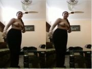 Sexy Punjabi Girl Shows her Boobs