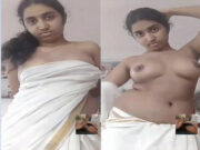 Tamil Girl Shows Boob